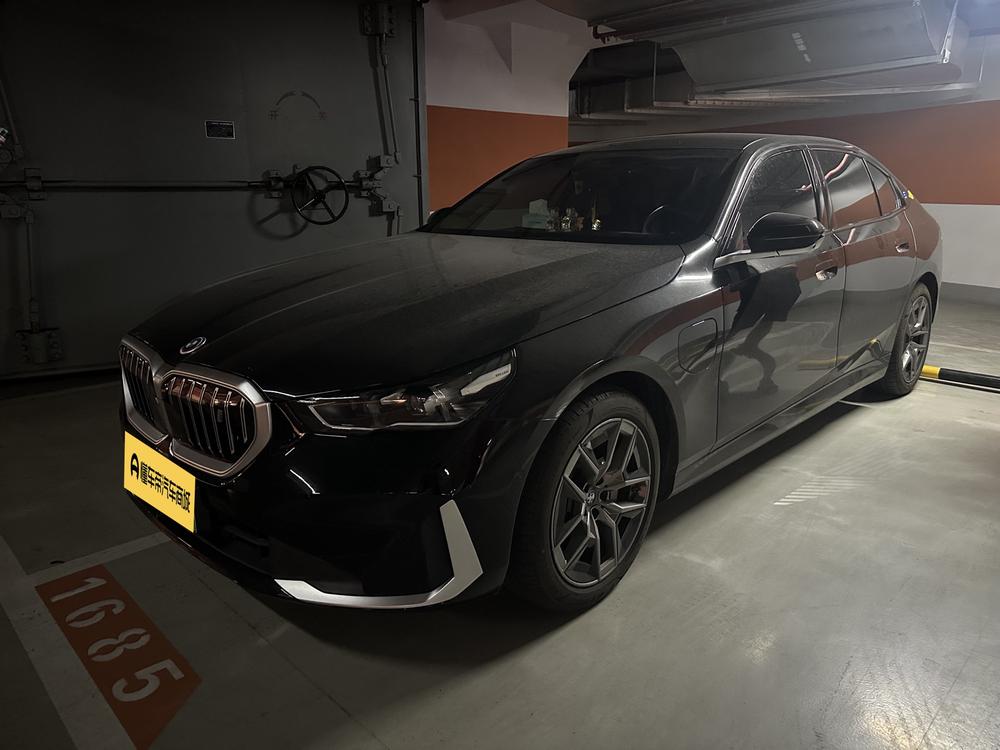 BMW BMW i5