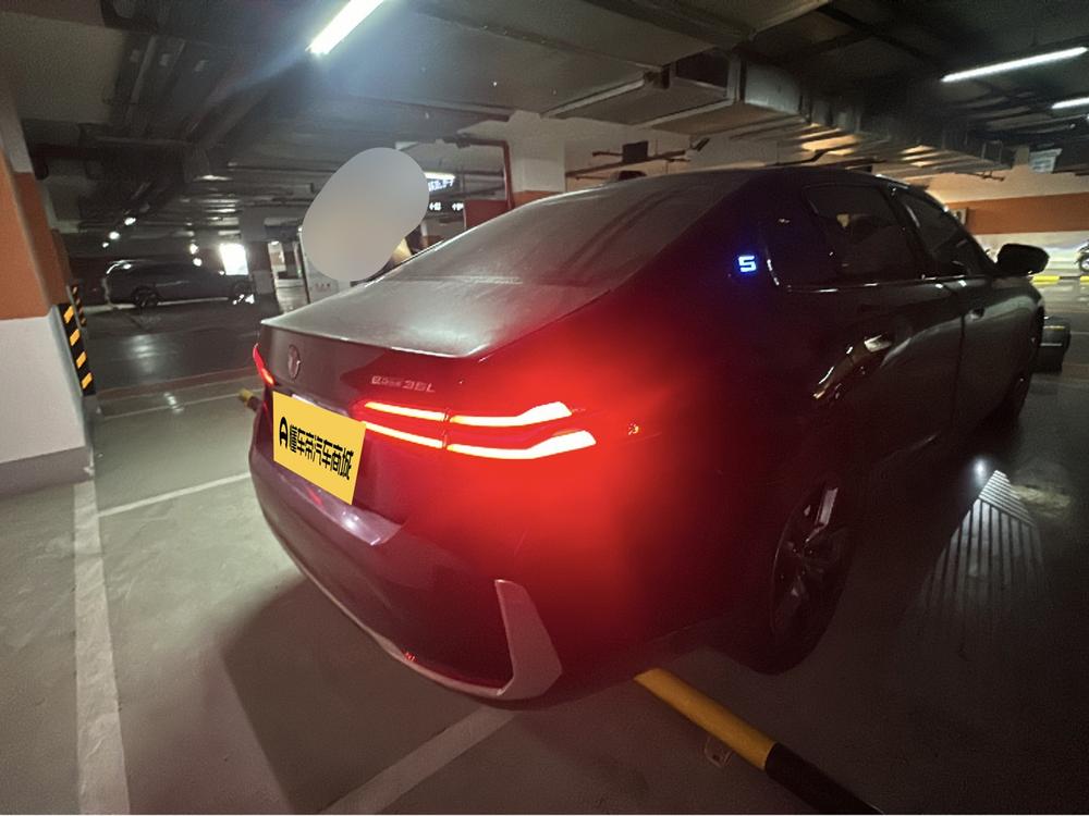 BMW BMW i5