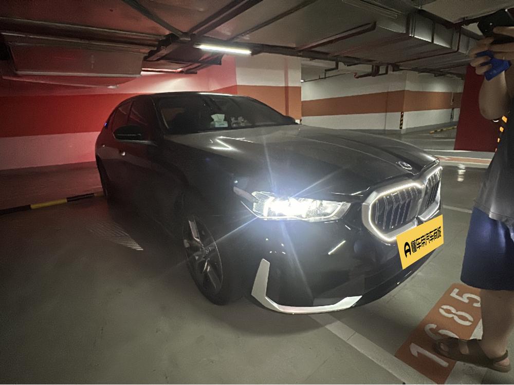 BMW BMW i5