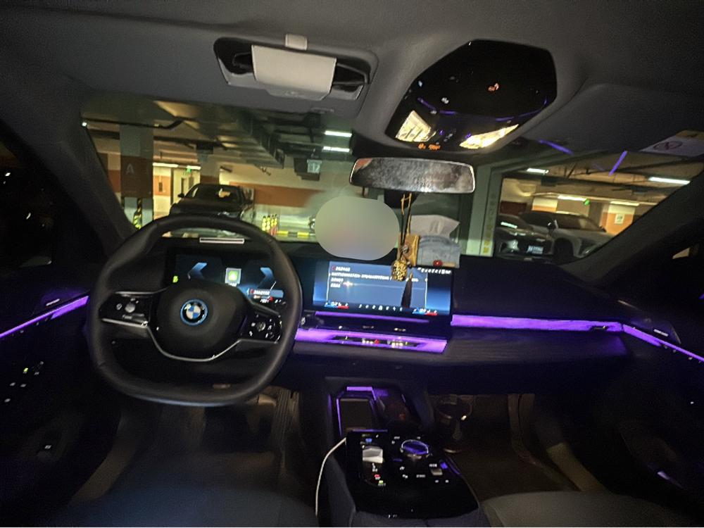BMW BMW i5