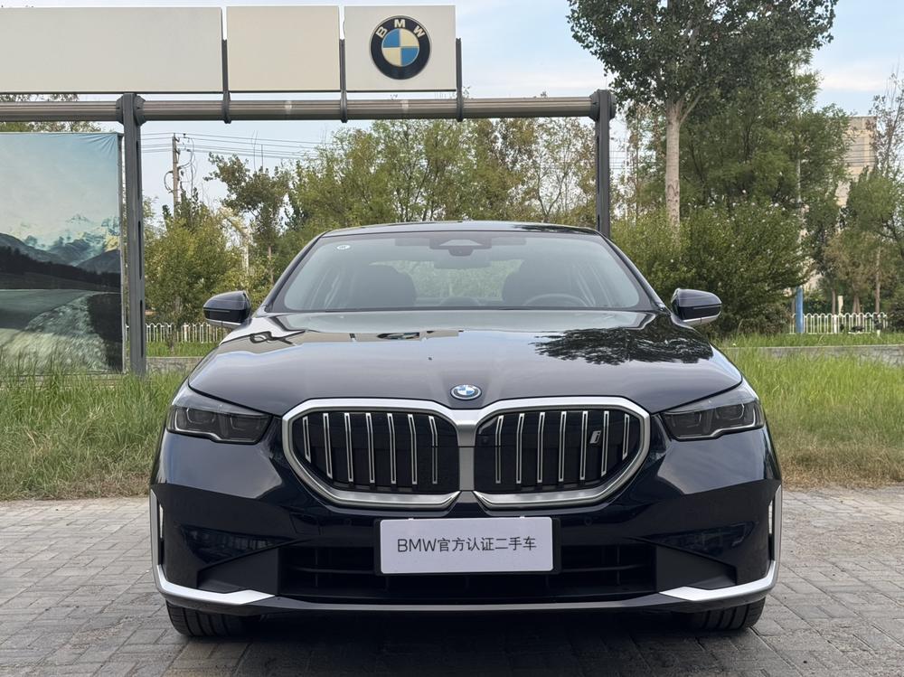 BMW BMW i5