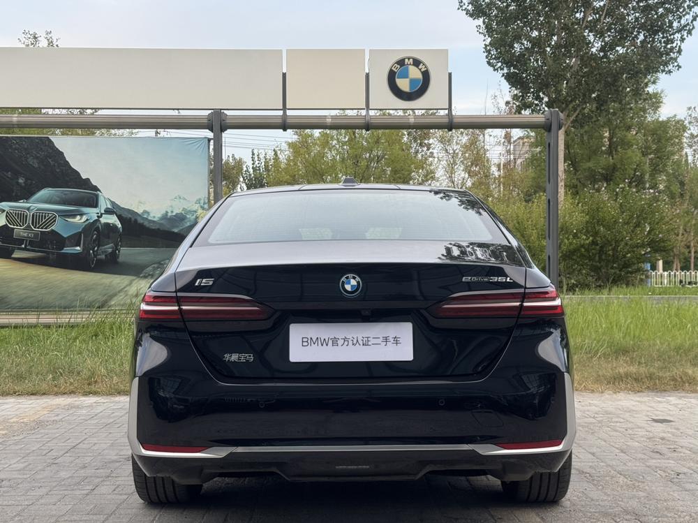 BMW BMW i5