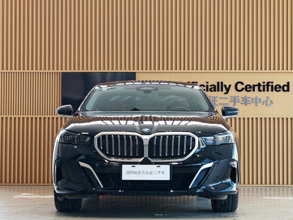BMW BMW i5