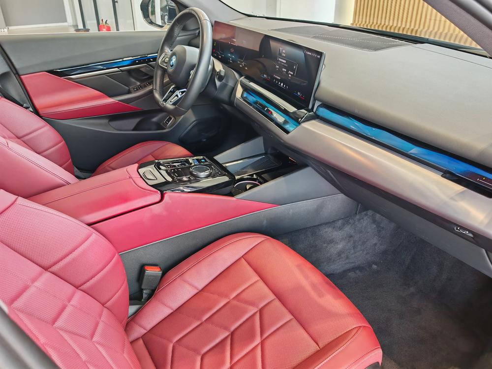 BMW BMW i5