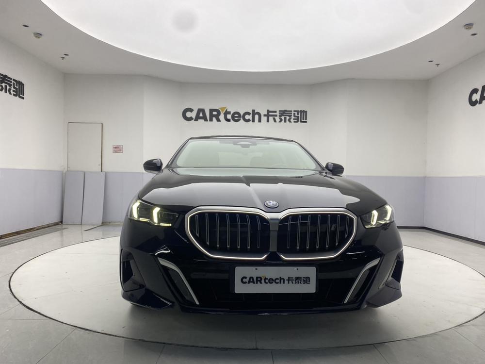 BMW BMW i5