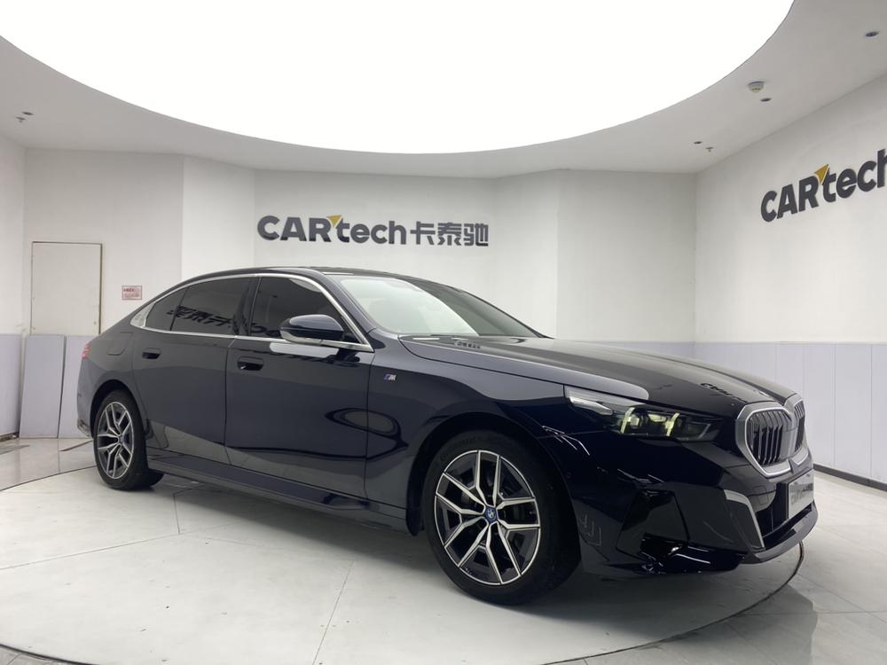BMW BMW i5