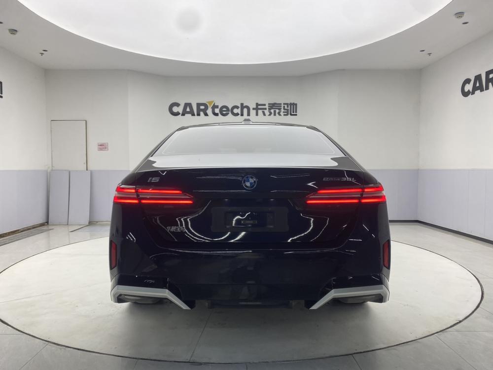 BMW BMW i5