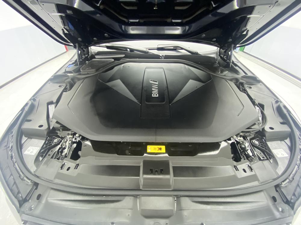 BMW BMW i5