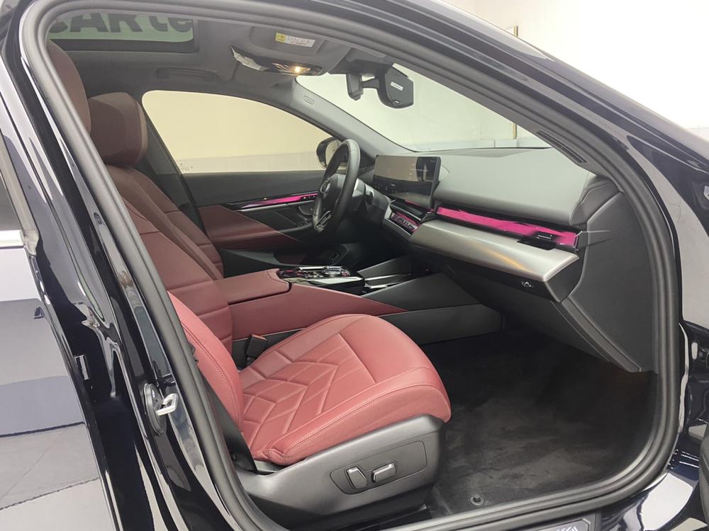 BMW BMW i5