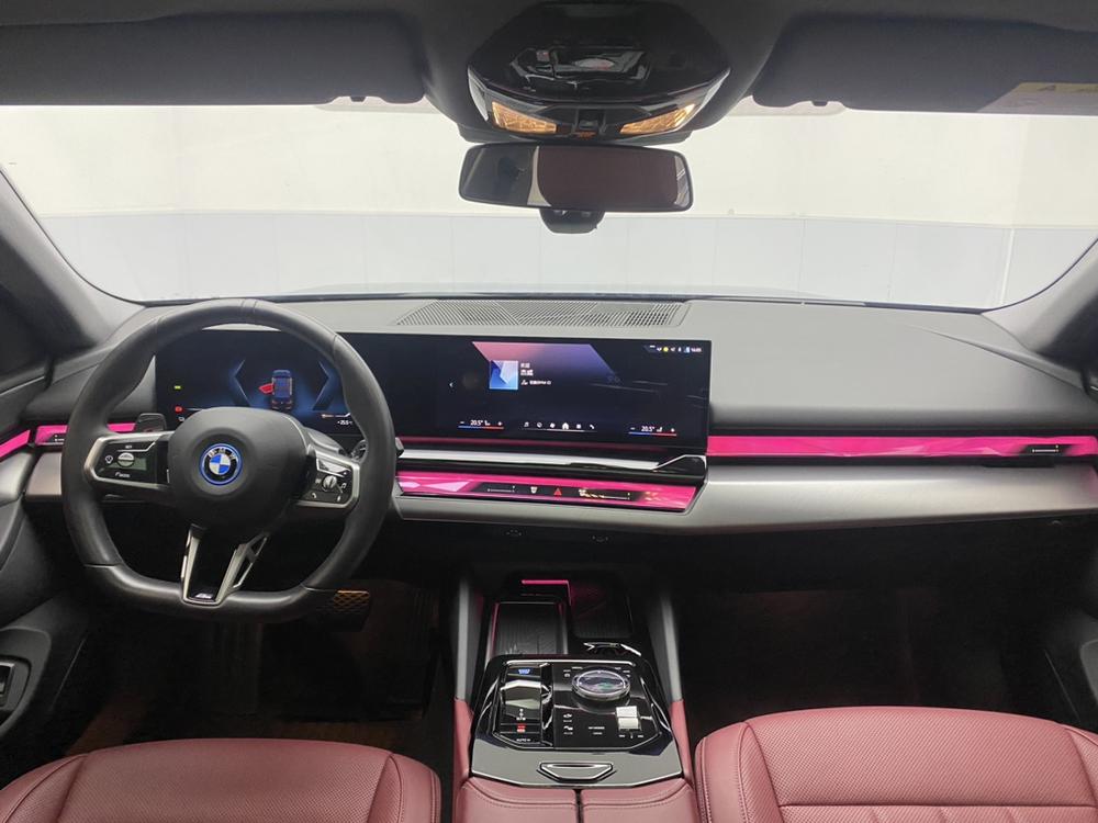 BMW BMW i5