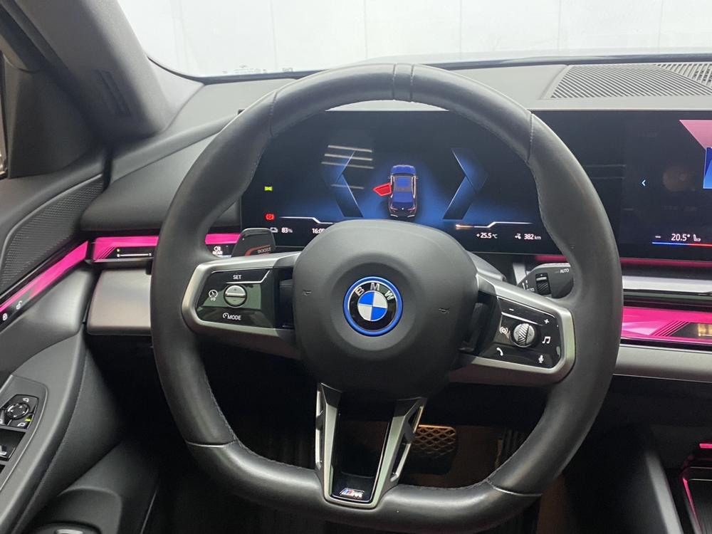 BMW BMW i5