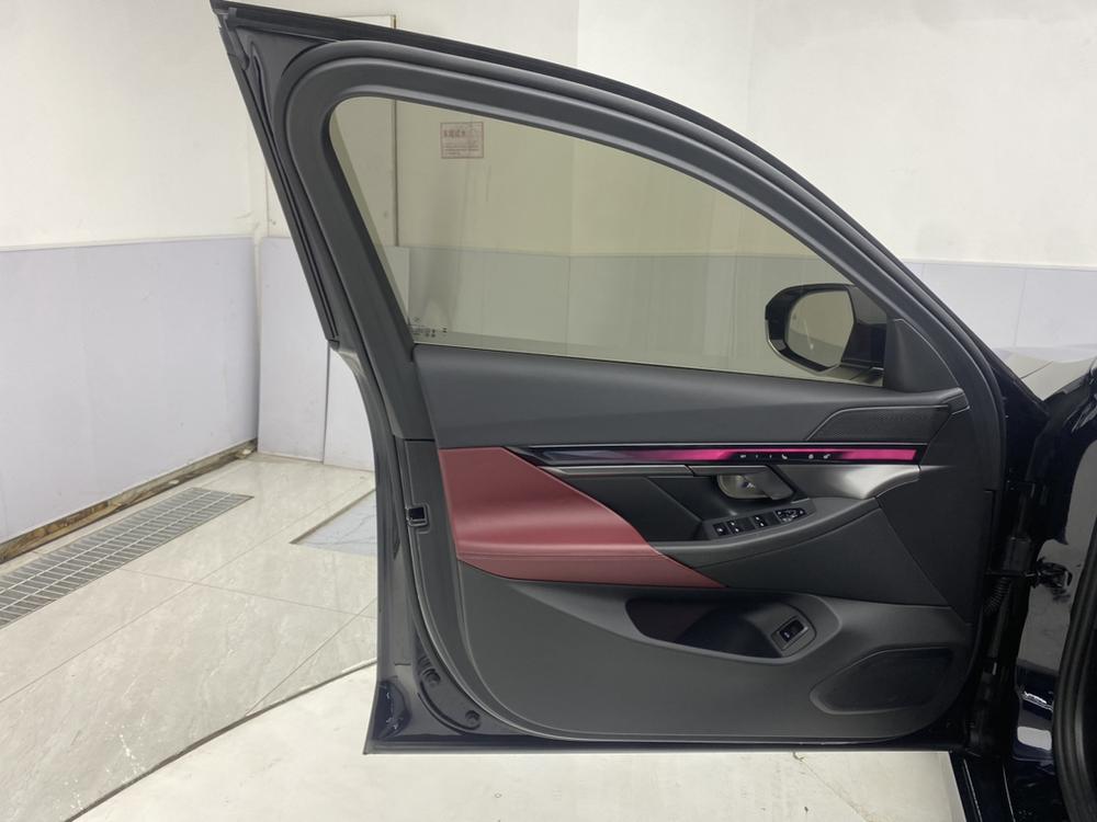 BMW BMW i5