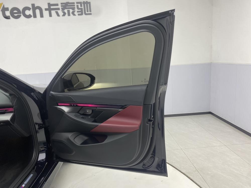BMW BMW i5