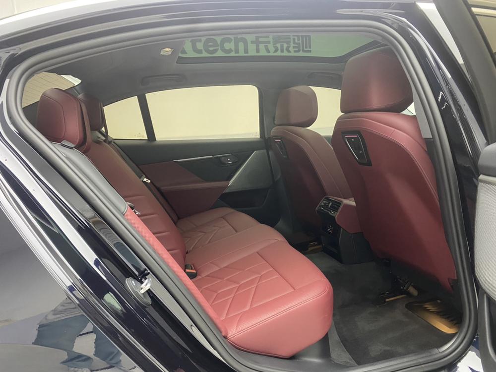 BMW BMW i5
