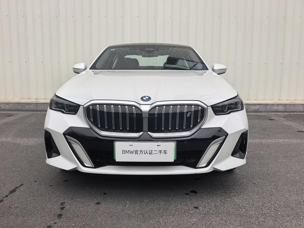 BMW BMW i5