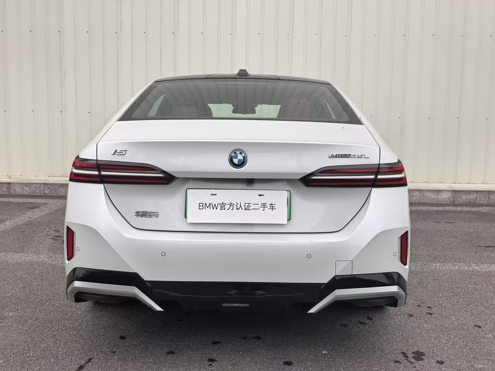 BMW BMW i5