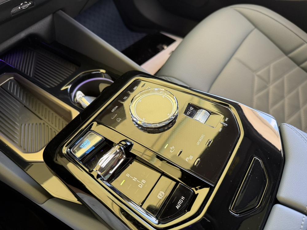 BMW BMW i5
