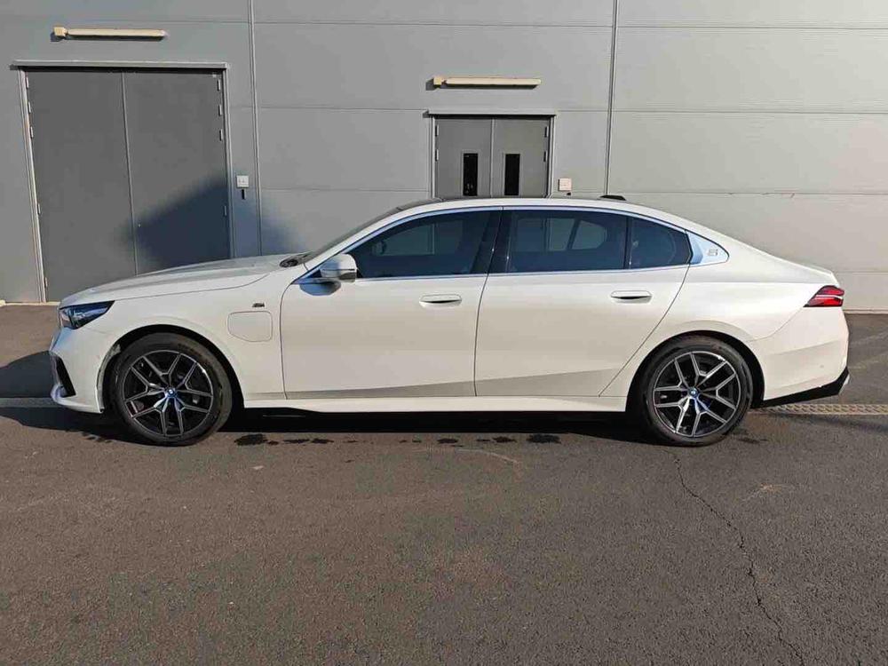 BMW BMW i5