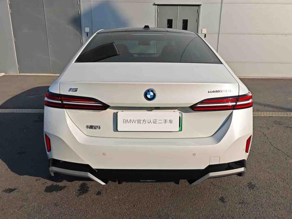 BMW BMW i5