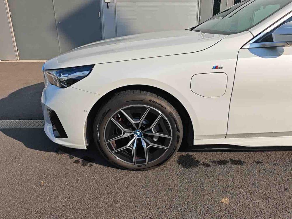 BMW BMW i5