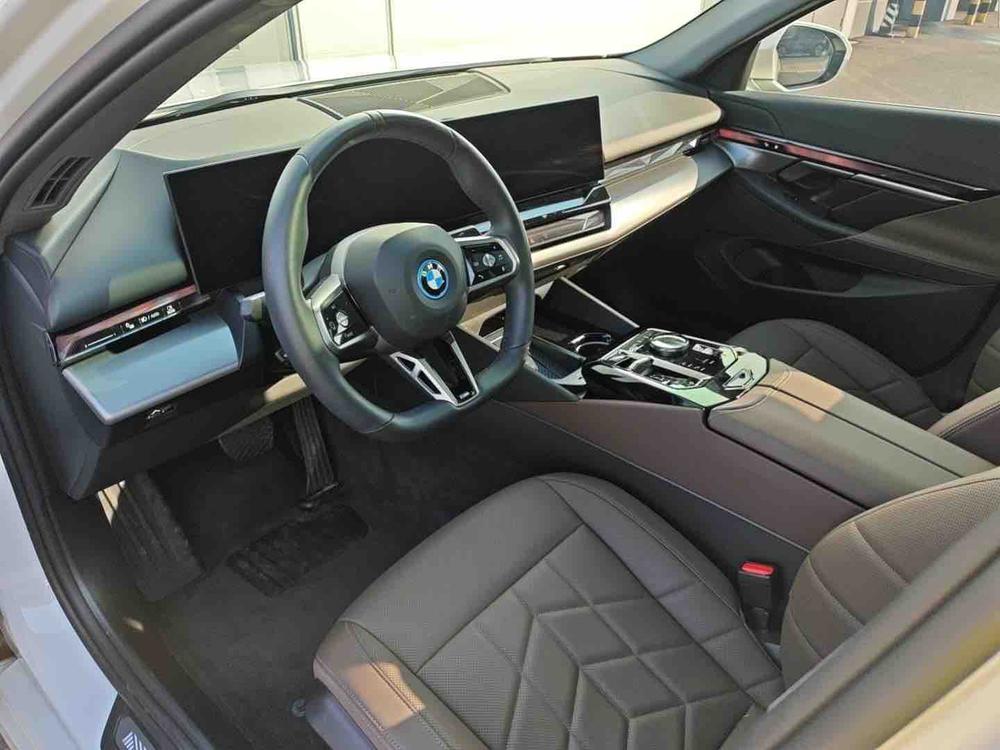 BMW BMW i5