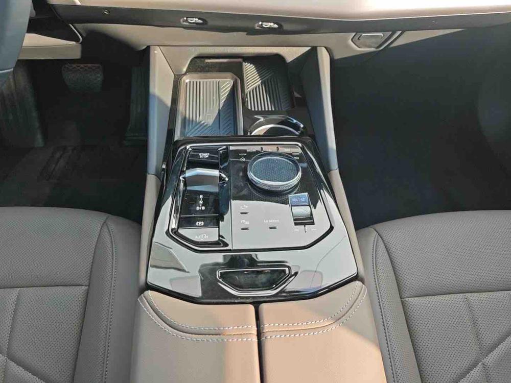 BMW BMW i5
