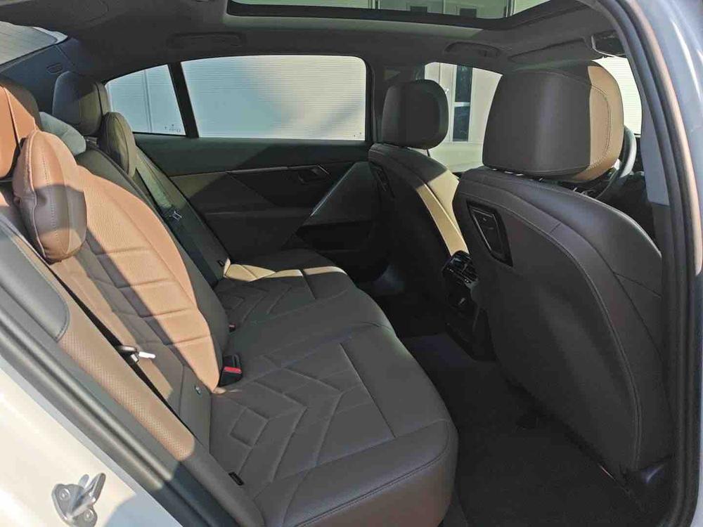 BMW BMW i5