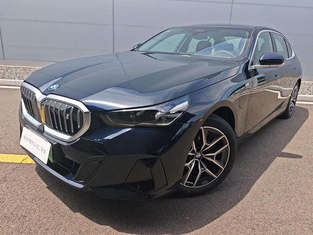 BMW BMW i5