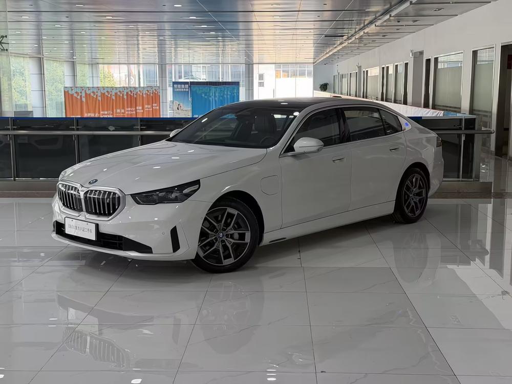 BMW BMW i5