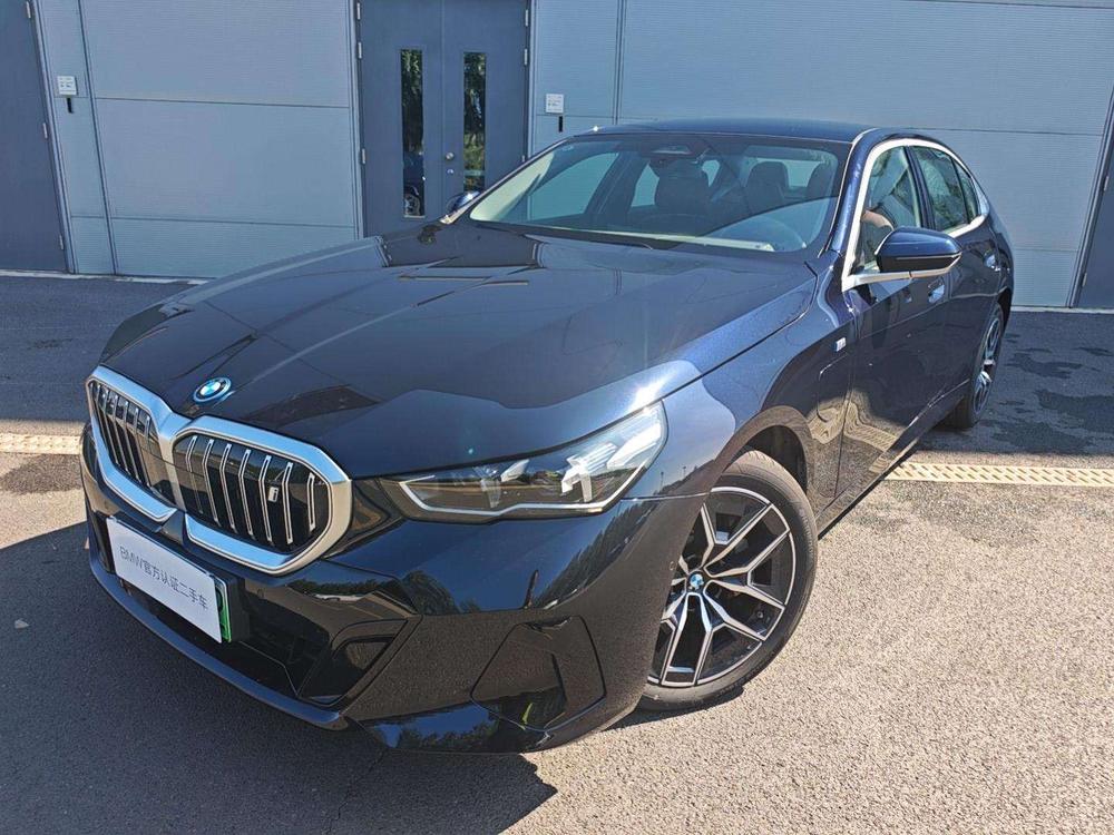 BMW BMW i5