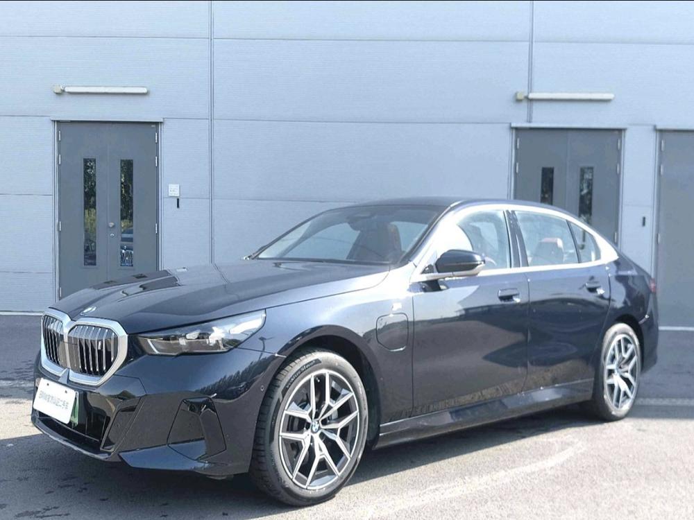 BMW BMW i5