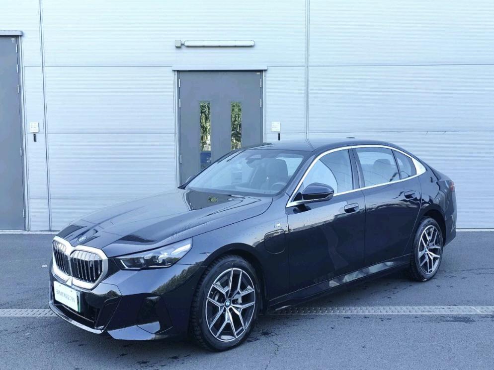 BMW BMW i5