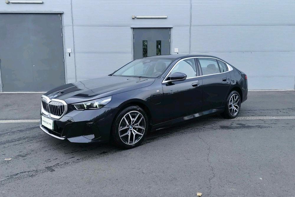 BMW BMW i5