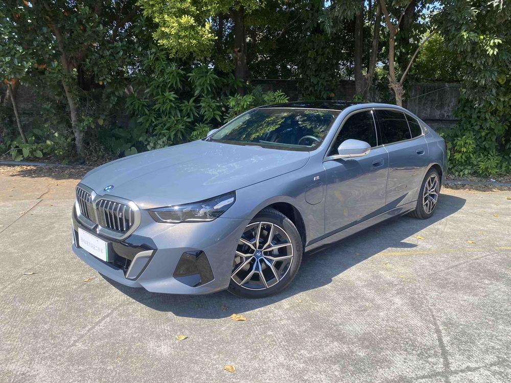BMW BMW i5