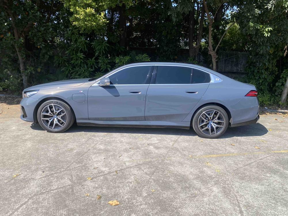 BMW BMW i5