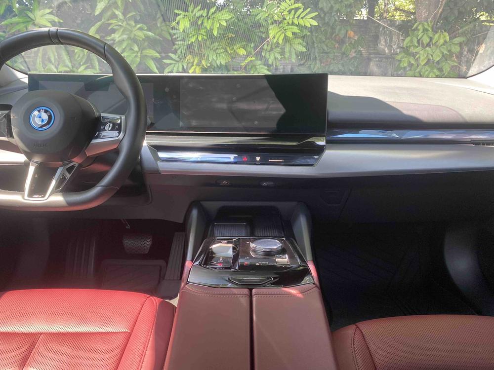 BMW BMW i5