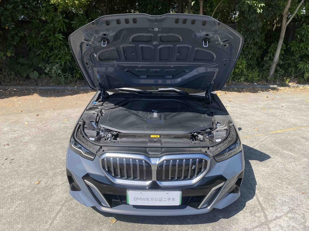 BMW BMW i5
