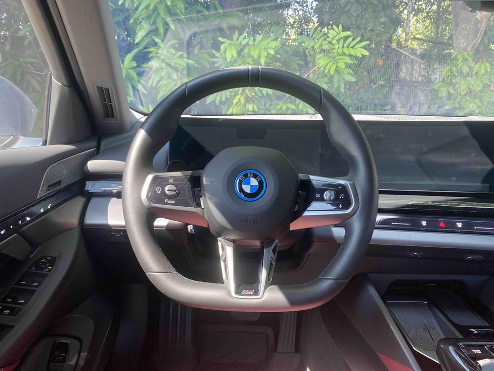 BMW BMW i5
