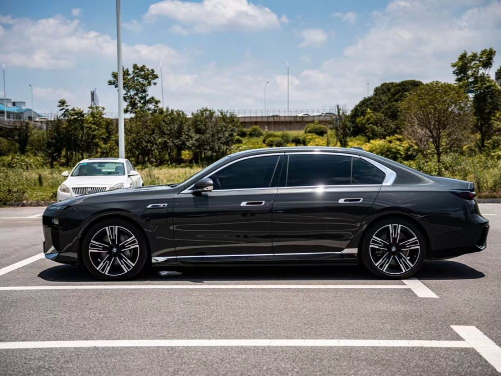 BMW BMW i7
