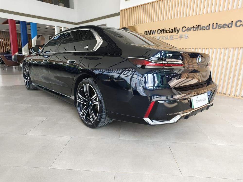 BMW BMW i7