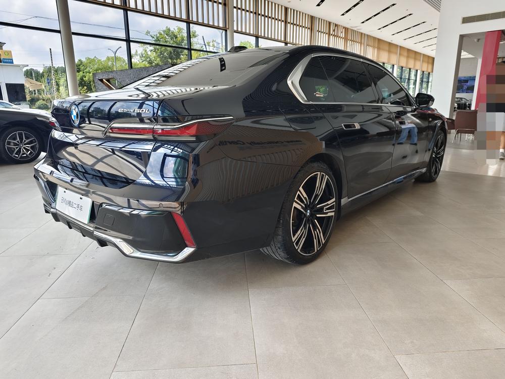 BMW BMW i7