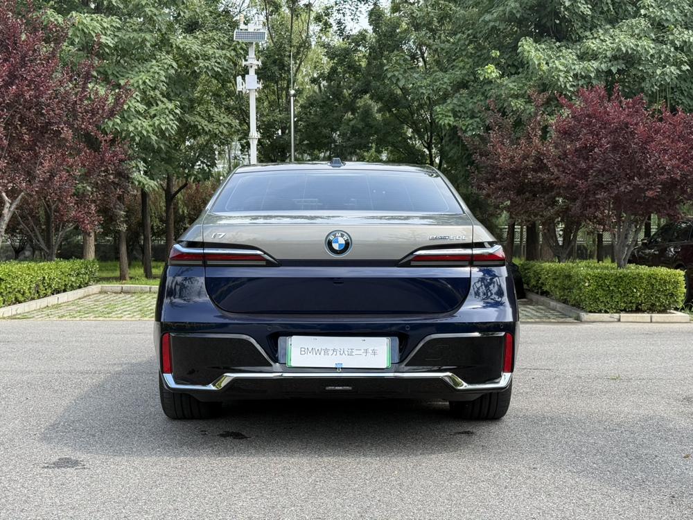 BMW BMW i7
