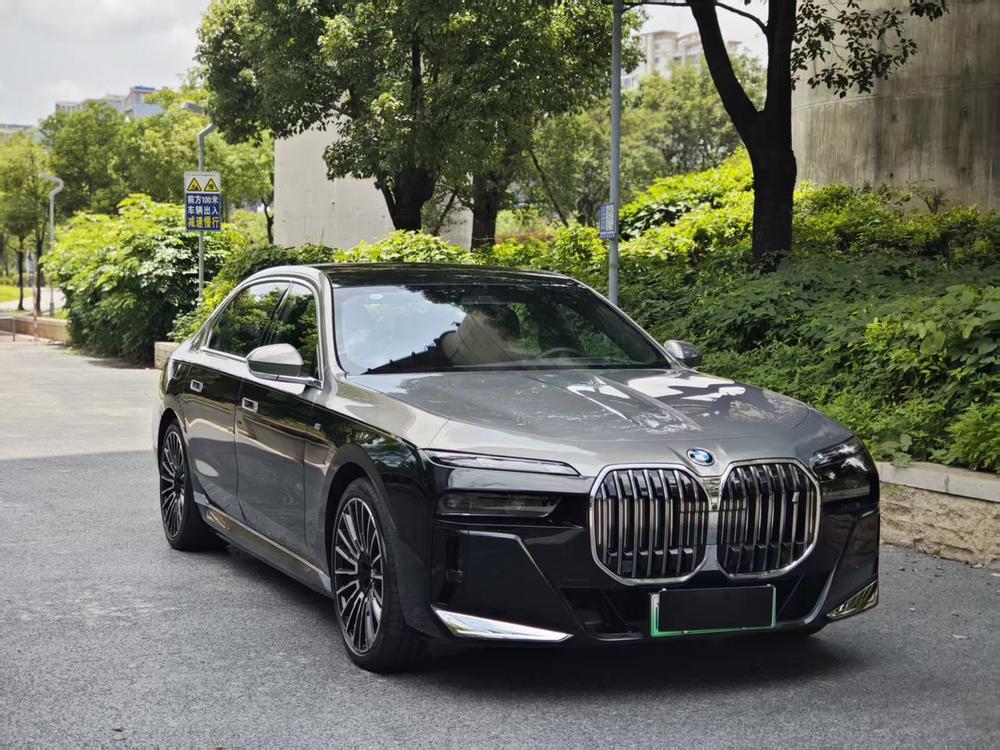BMW BMW i7