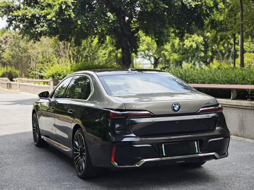 BMW BMW i7