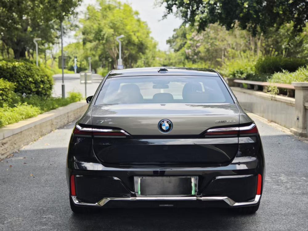 BMW BMW i7