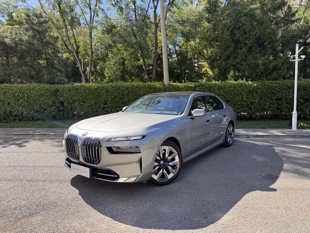 BMW BMW i7