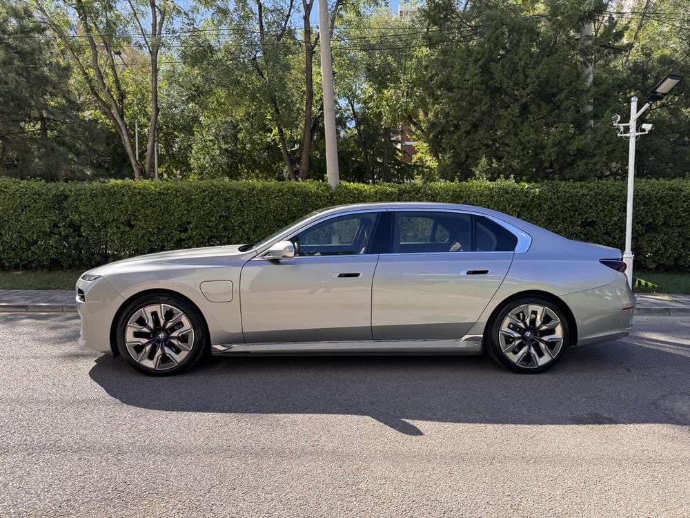 BMW BMW i7