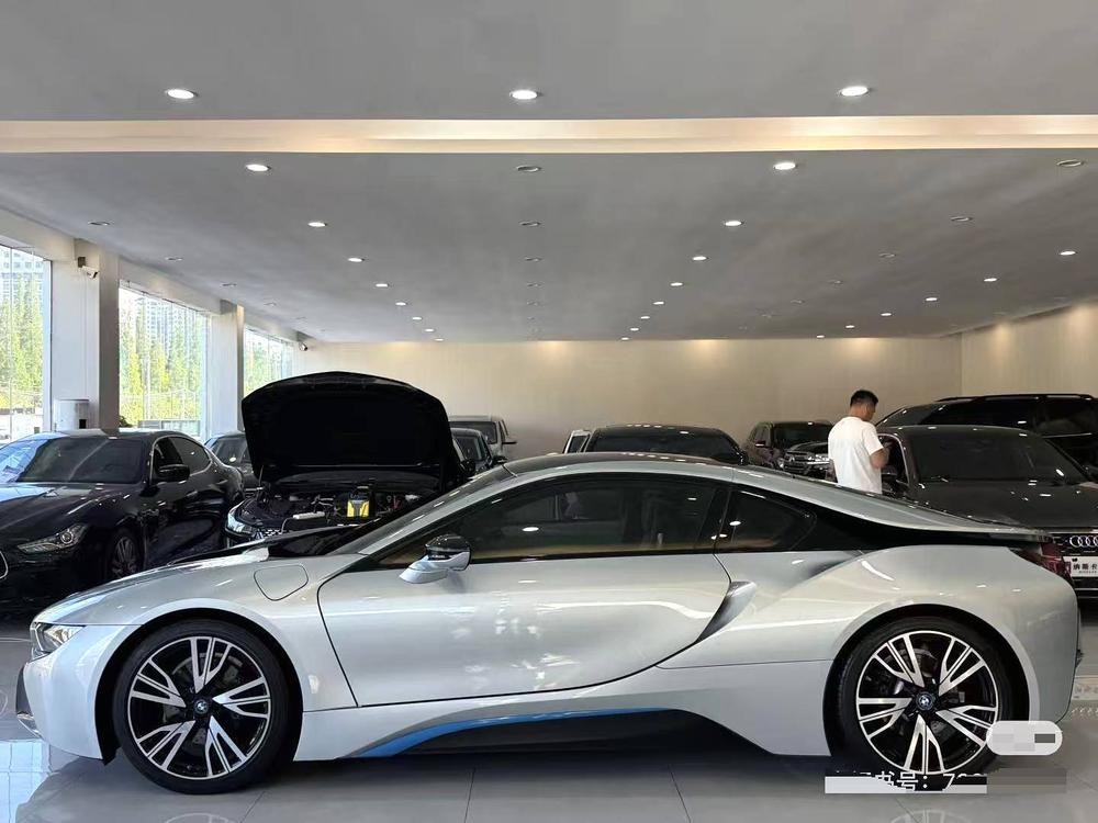 BMW BMW i8