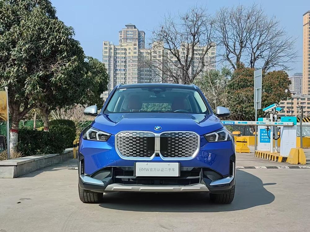 BMW BMW iX1