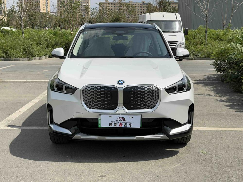 BMW BMW iX1